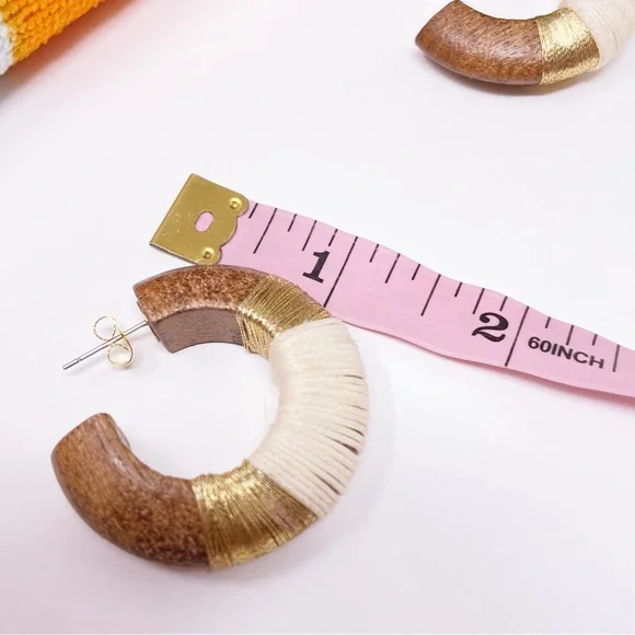 🚨Vacation Bundle🚨 SUNGLASSES, HAT, EARRINGS AND BEACH TOWEL - Picture 4 of 16